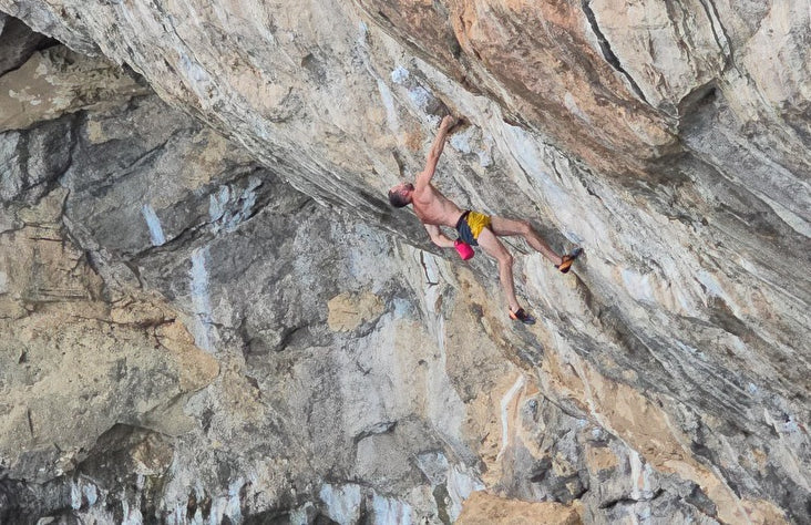 Jernej Kruder Climbs 5.14+ Psicobloc Big Fish